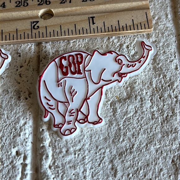 ๐ Republican Party Elephant Vintage Lapel Pins set of 2 - Picture 2 of 3